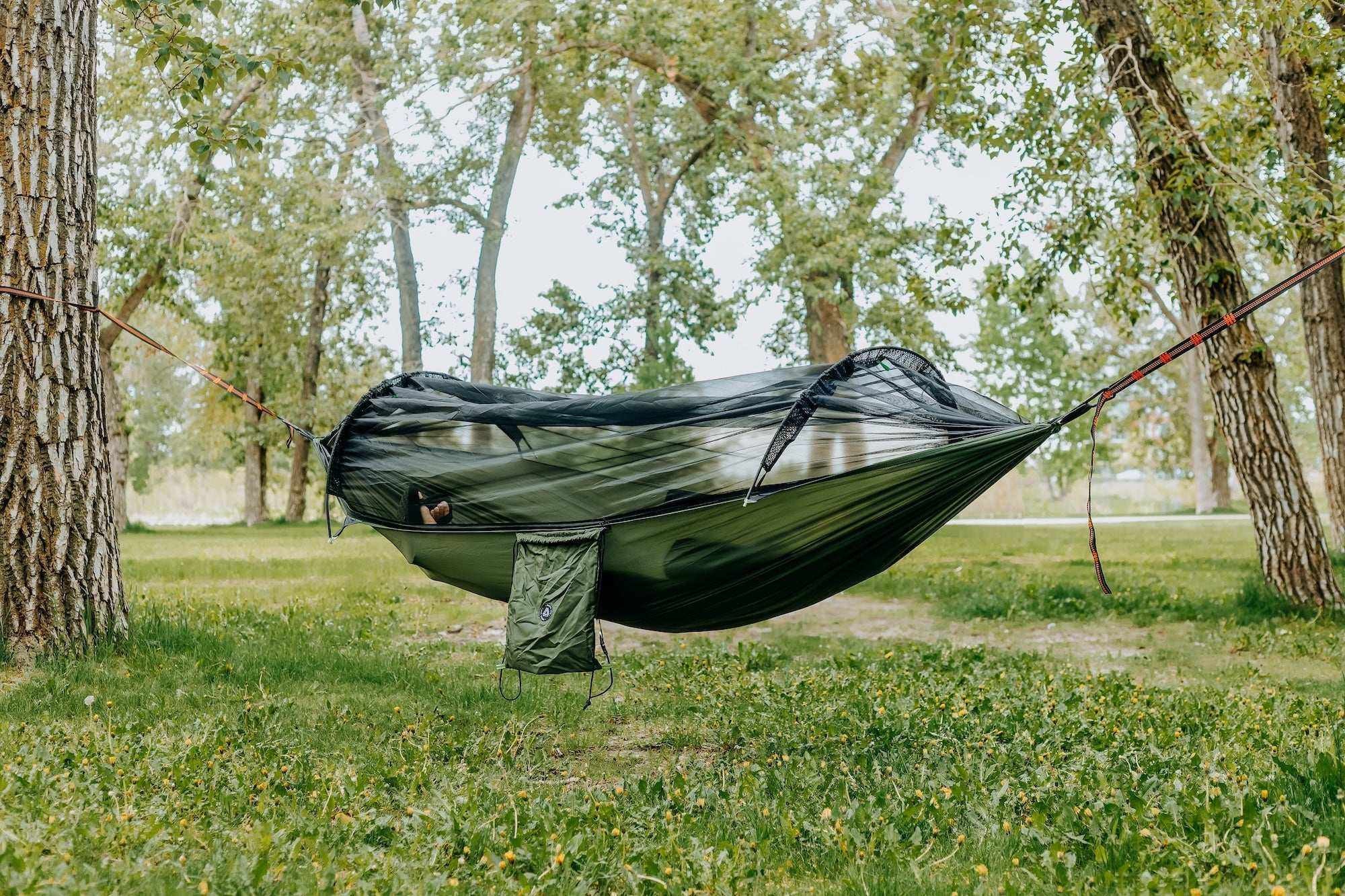Ultimate Portable Camping Hammock with Built-in Mosquito Net for Bug-Free Adventures