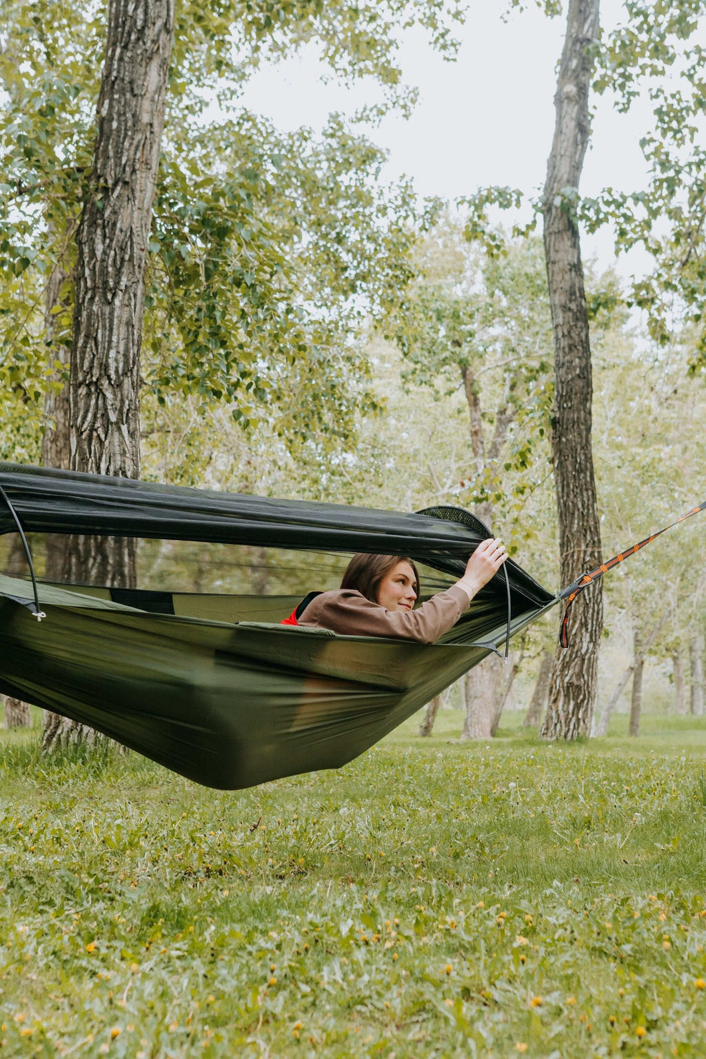 Ultimate Portable Camping Hammock with Built-in Mosquito Net for Bug-Free Adventures