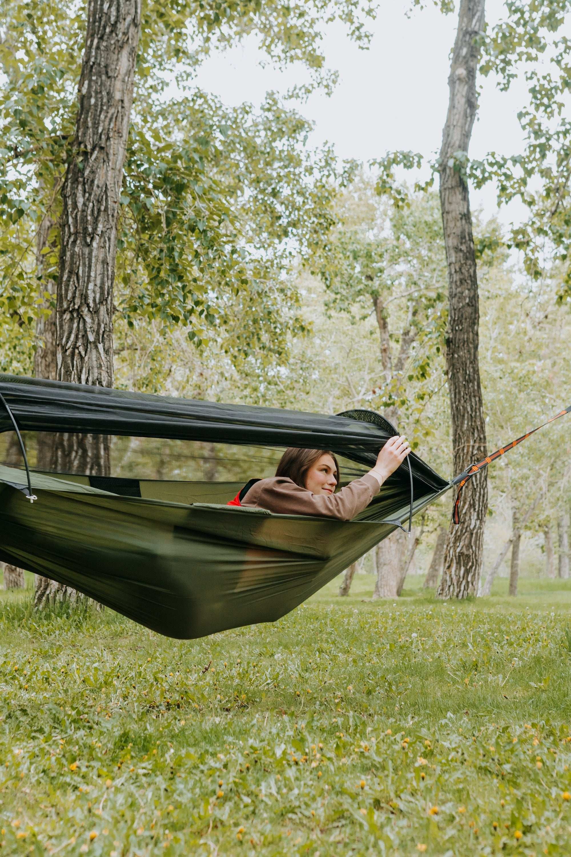 Ultimate Portable Camping Hammock with Built-in Mosquito Net for Bug-Free Adventures